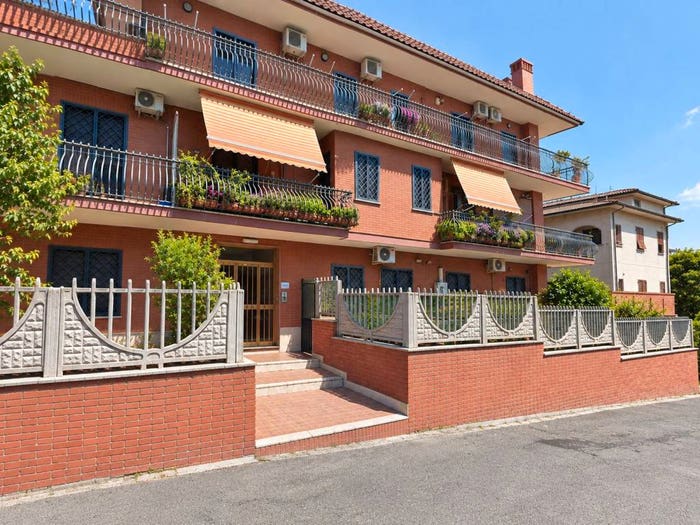 Appartamento trilocale in vendita in Via Foglianise, Borghesiana, Roma