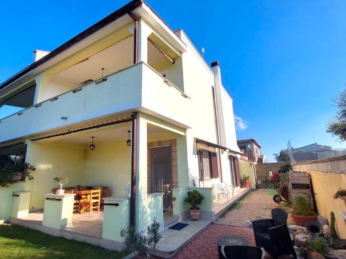 Casa trilocale in vendita in Via della Primavera, Cogna, Aprilia