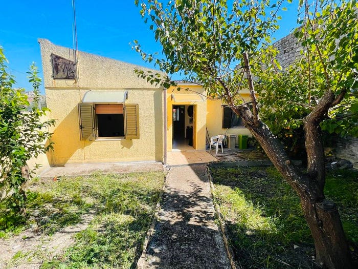 Casa quadrilocale in vendita in Vico Regina Margherita, Villanovafranca