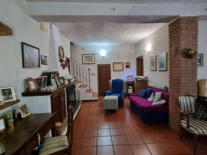Casa con 5 locali in vendita in Casole d'Elsa