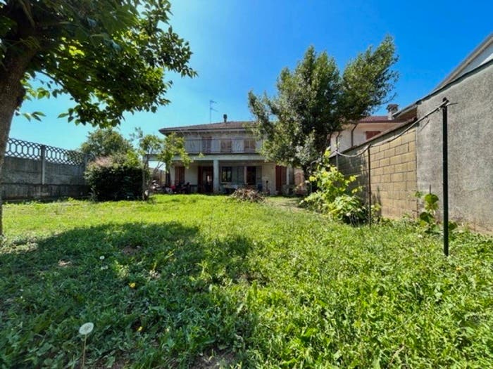 Casa con 6 locali in vendita in Inverno, Inverno e Monteleone