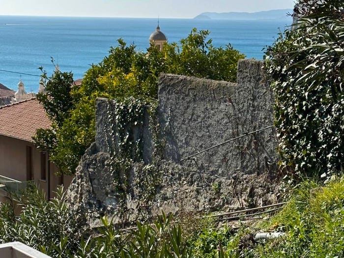 Appartamento bilocale in vendita in Via Generale Enrico Caviglia, Centro, Finale Ligure