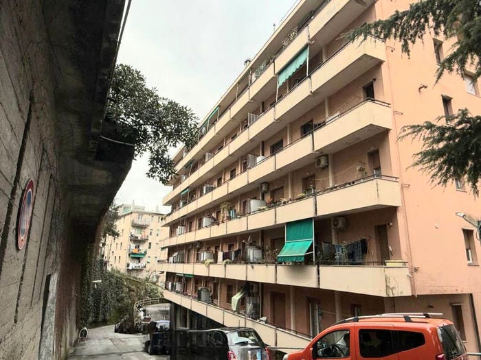 Appartamento quadrilocale in vendita in Via Terpi, Molassana, Genova