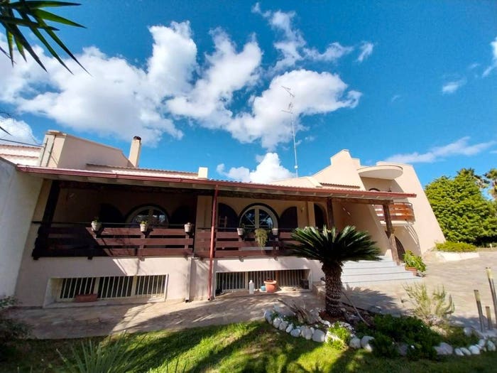 Casa con 6 locali in vendita in Via Sandro Pertini, Santa Rosa, Lecce