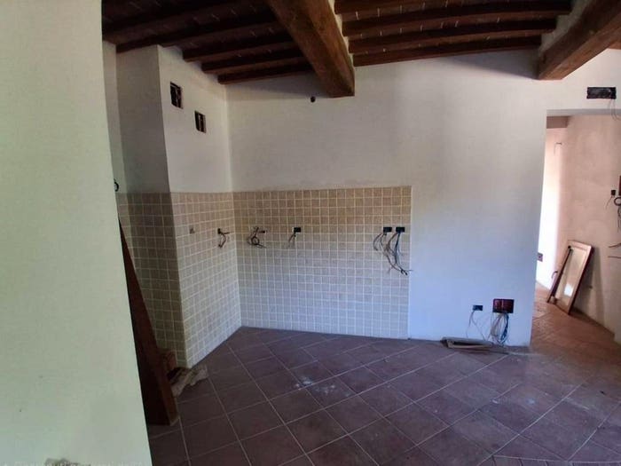 Appartamento trilocale in vendita in Colle di Compito Castelvecchio, Capannori