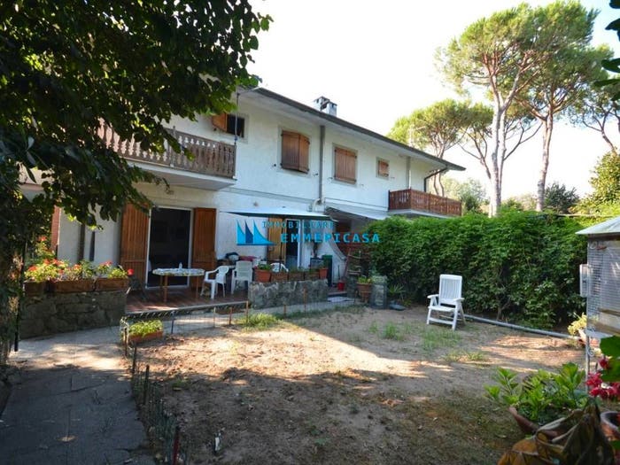 Casa quadrilocale in vendita in Ronchi Poveromo, Massa