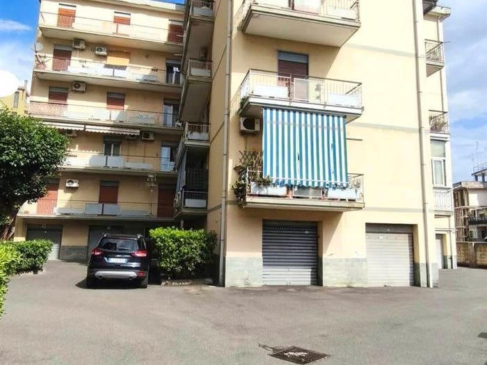 Appartamento trilocale in vendita in Via Fratelli Bandiera, Centro, Gravina di Catania