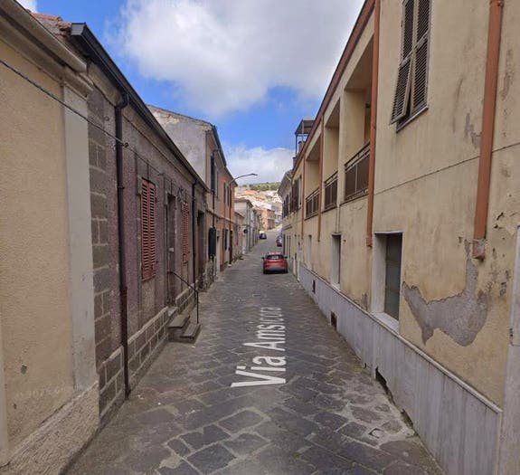 Casa con 6 locali in vendita in Via Amsicora, Ittiri