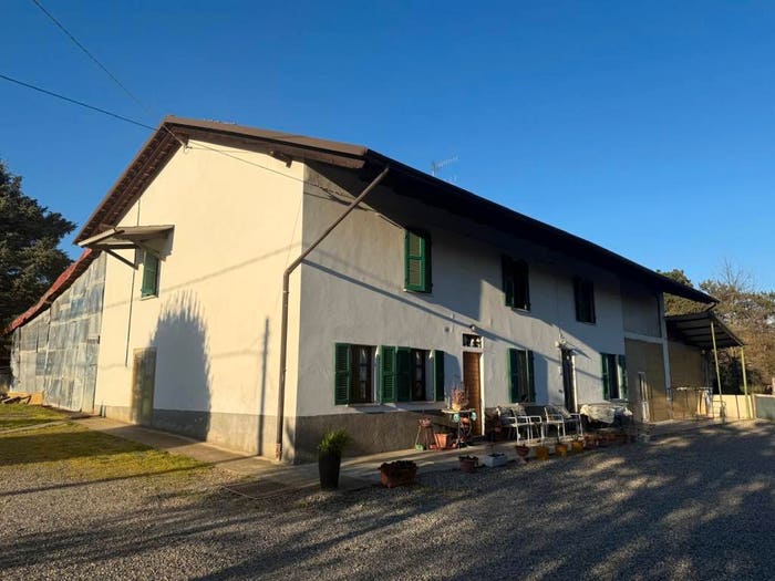 Casa con 6 locali in vendita in Via Ponti, Castelnuovo Belbo