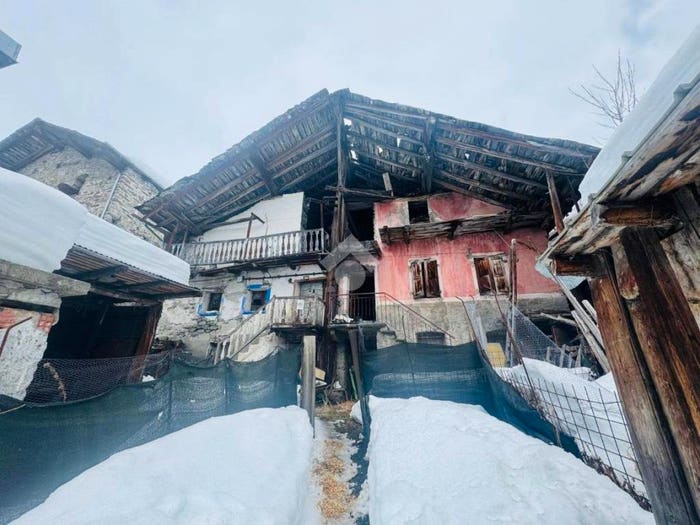 Casa con 6 locali in vendita in Frazione Suil, SaintRhémyenbosses