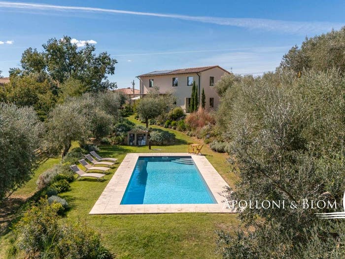 Casa con 6 locali in vendita in via degli Ortali, Montisi, Montalcino