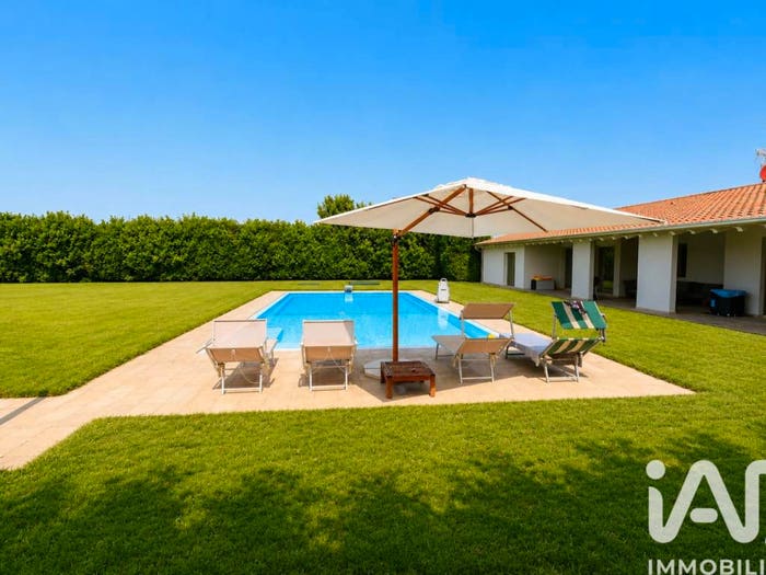 Casa con 6 locali in vendita in Via Basilica, Centro, Calvisano