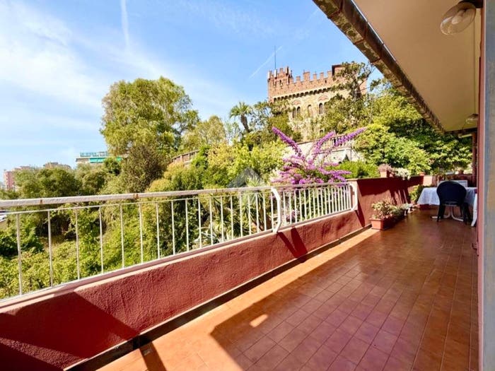 Appartamento con 6 locali in vendita in Via Gabriele Rossetti, Quarto, Genova