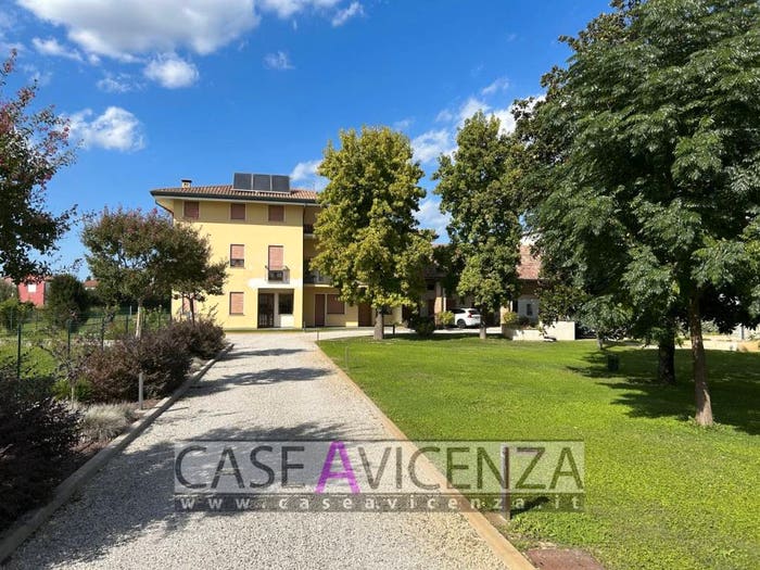 Casa con 6 locali in vendita in Via John Fitzgerald Kennedy, Centro, Grisignano di Zocco