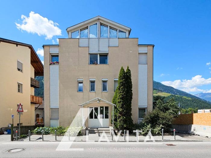 Casa con 5 locali in vendita in Vinschgauer Straße Via Venosta, Centro, Lasa