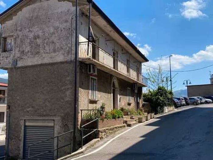 Appartamento trilocale in vendita in Via Roma, Trentinara