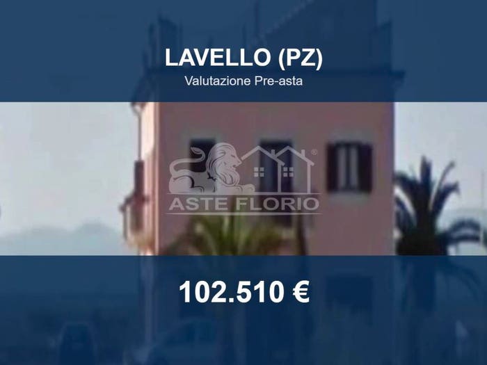 Casa quadrilocale in vendita in Via Aldo Moro, Centro, Lavello