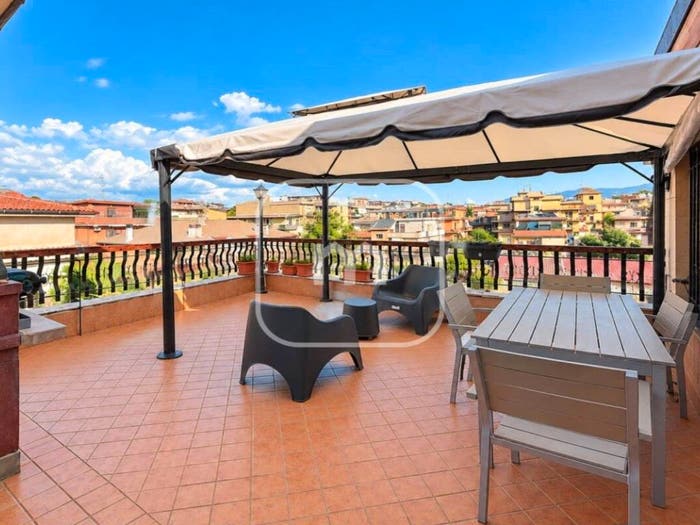 Appartamento con 5 locali in vendita in Via Alì, Borghesiana, Roma