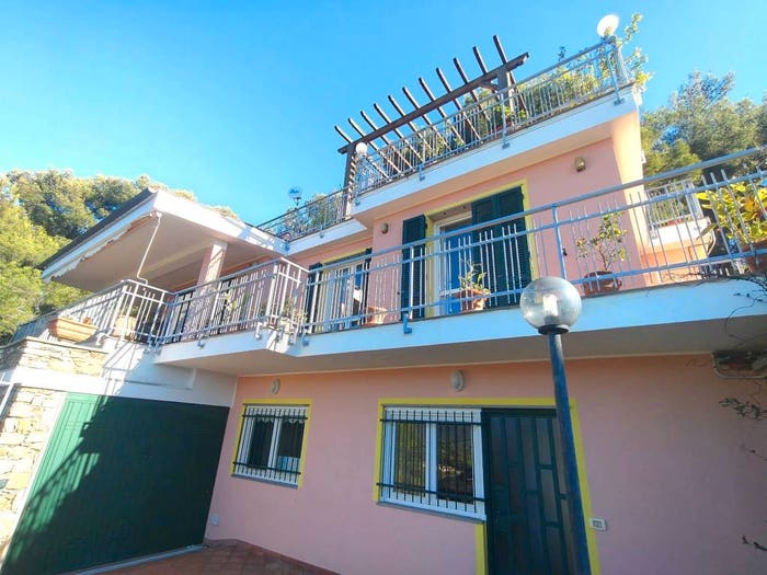 Casa con 5 locali in vendita in Via Carducci, Marina Di Andora, Andora