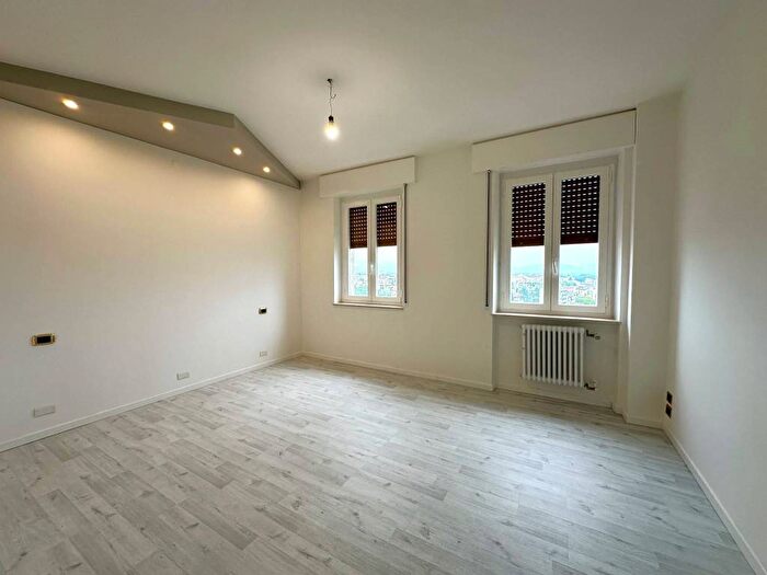 Appartamento quadrilocale in vendita in Piazzale Giobatta Cella, Viale Venezia Cormor, Udine