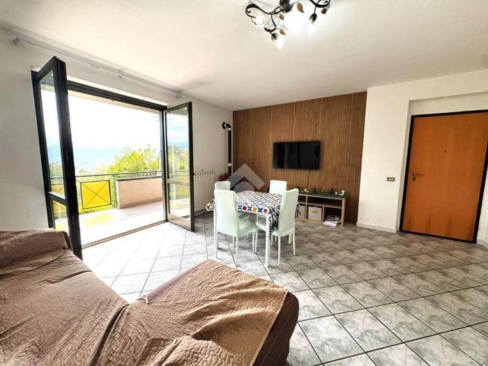 Appartamento trilocale in vendita in Via Cafari, Centro, San Cipriano Picentino