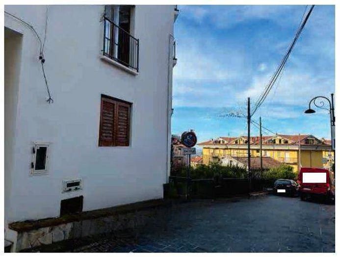 Appartamento con 6 locali in vendita in Via Giovanni Cornetti, Centro, Serre
