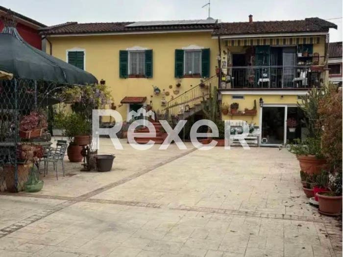 Casa con 6 locali in vendita in Via Regurone Nord, Centro, Brugnato