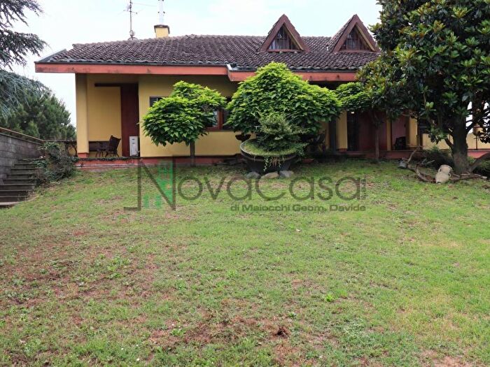 Casa quadrilocale in vendita in Via Pedrazzini Guitamacchi, Codogno