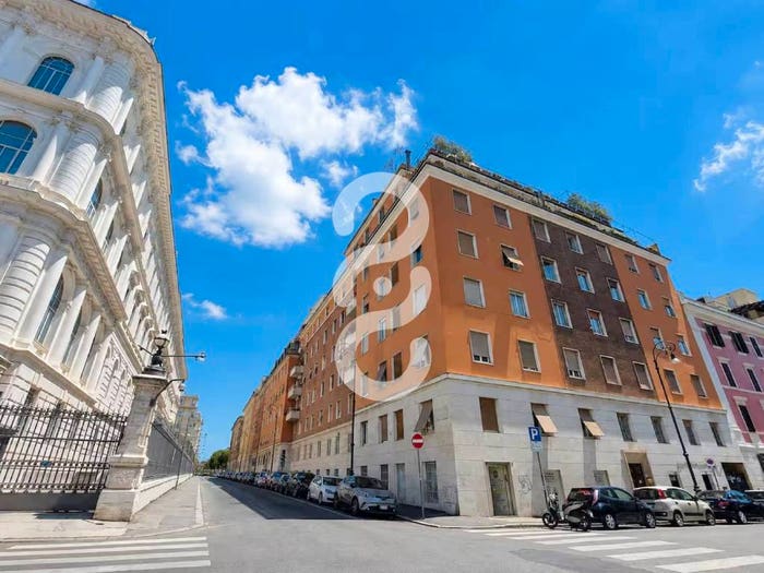 Appartamento quadrilocale in vendita in Via Ludovico Ariosto, Esquilino, Roma