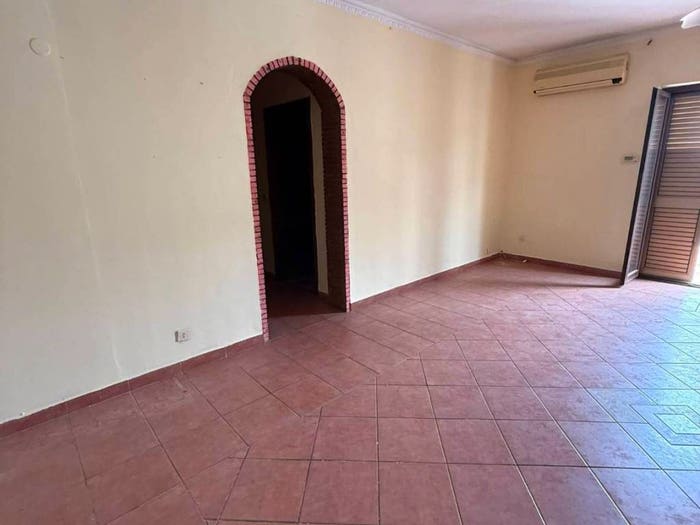 Appartamento quadrilocale in vendita in Via Liguria, Centro, Caronia