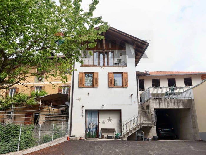 Casa con 6 locali in vendita in via nazionale, Contà