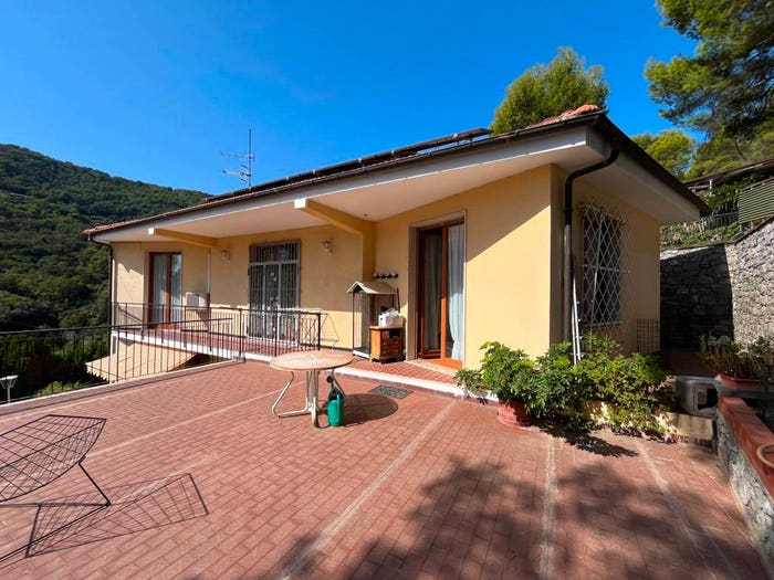 Casa con 5 locali in vendita in Regione Fenarina, Fenarina Via Neghelli Collina di Ponente, Alassio