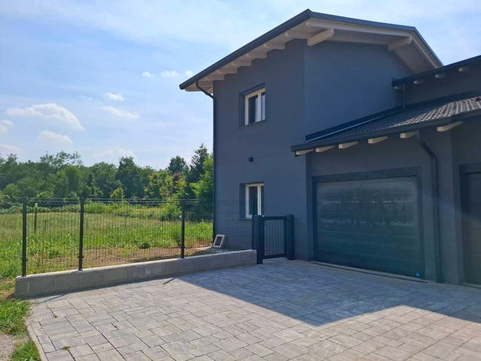 Casa quadrilocale in vendita in Via delle Robinie, Centro, Fino Mornasco