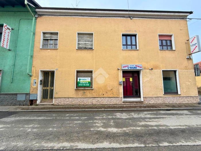 Casa quadrilocale in vendita in Corso Italia, Bianzè
