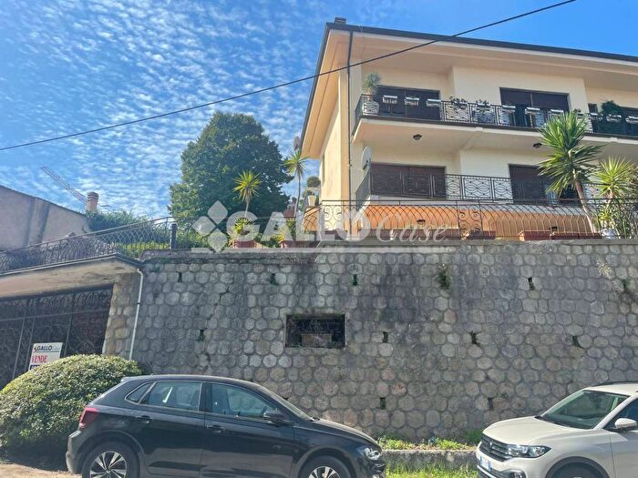 Appartamento trilocale in vendita in Via Tommaso Arnoni, Acquedotto, Cosenza