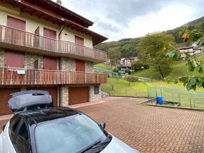 Appartamento bilocale in vendita in Via Aviatico, Selvino