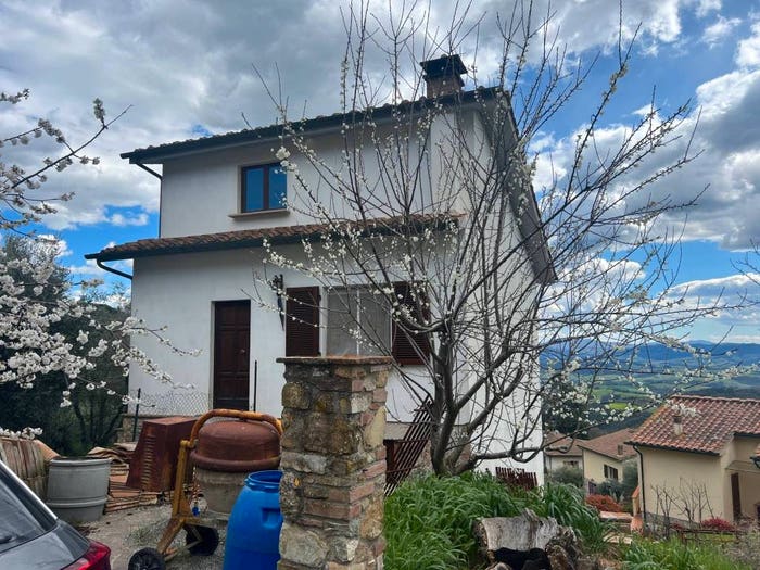 Casa con 6 locali in vendita in Centro, Montecatini Val di Cecina