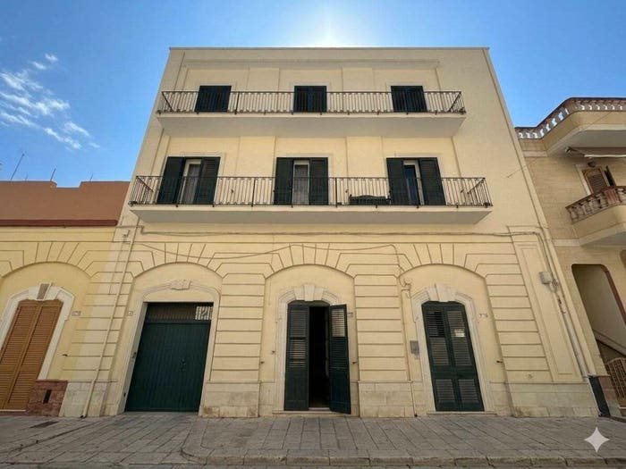 Appartamento trilocale in vendita in via specolizzi, Centro, Gallipoli