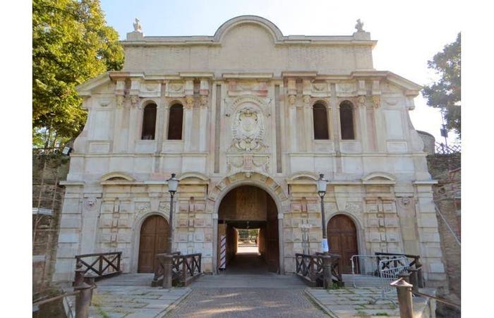 Casa con 6 locali in vendita in San Lazzaro, Parma