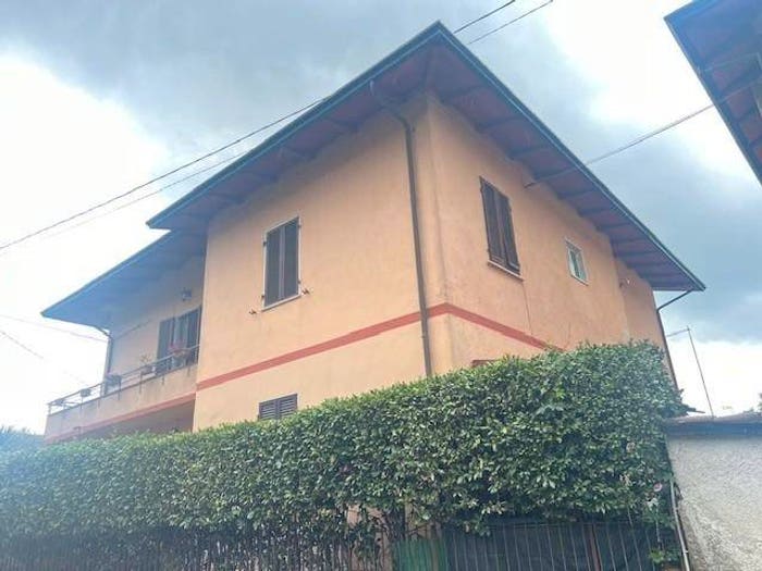 Casa con 6 locali in vendita in Via Celia, Zona Industriale, Massa