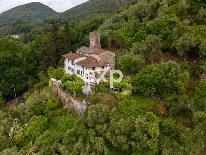 Casa con 6 locali in vendita in Maggiano San Macario, Lucca