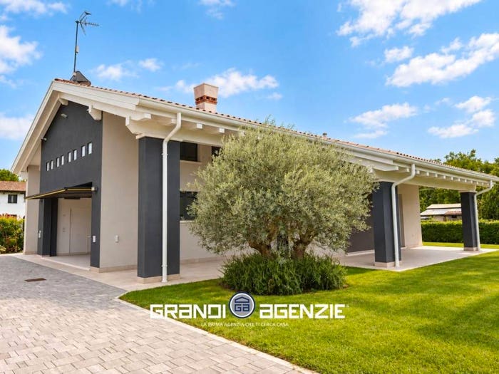 Casa con 5 locali in vendita in Via Principe, Roncade
