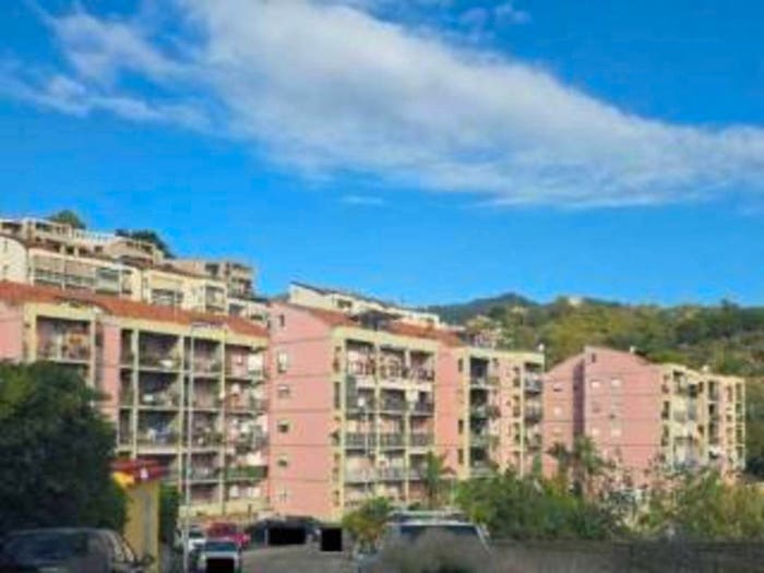 Appartamento quadrilocale in vendita in Salita Tre Monti Messina ME Italia, Giostra, Messina