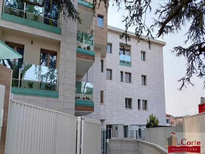 Casa con 6 locali in vendita in Via Pasubio, Semicentro, Paderno Dugnano