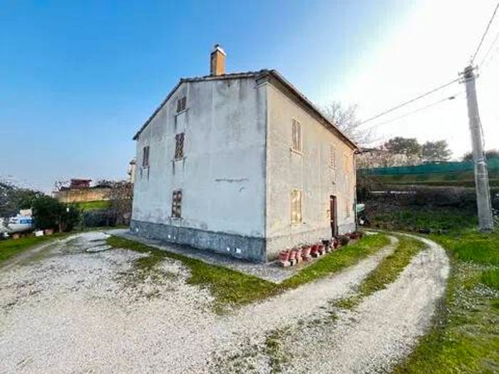 Casa con 6 locali in vendita in Via Villagrande, Villagrande, Mombaroccio