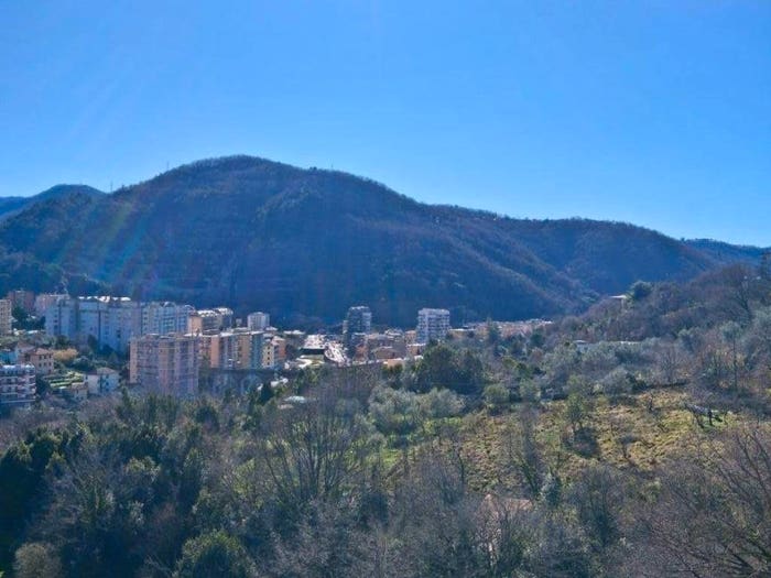 Appartamento trilocale in vendita in Via Inferiore Rio Maggiore, Molassana, Genova