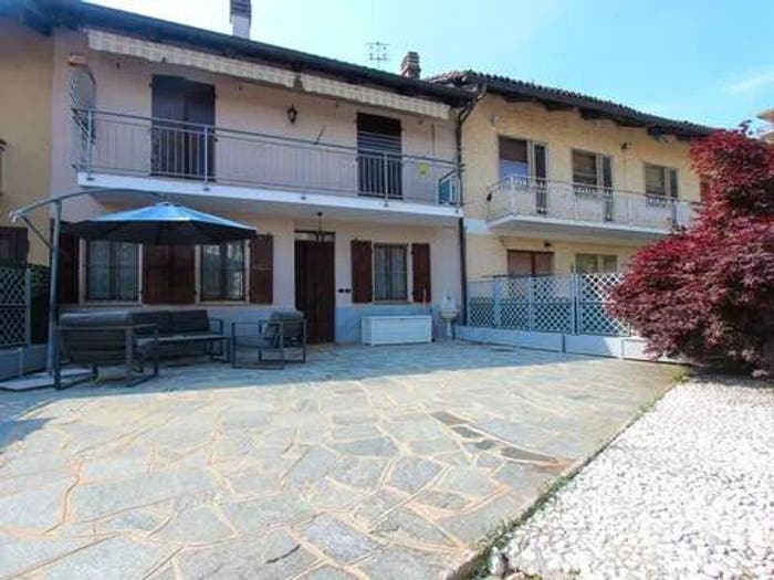 Casa con 5 locali in vendita in Via Della Chiesa, Centro, Pralormo