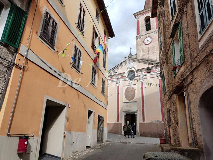 Appartamento trilocale in vendita in Isolabona