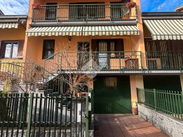 Casa con 6 locali in vendita in Via San Lorenzo, Centro, None