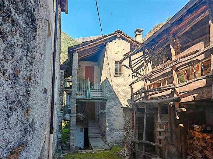 Casa con 5 locali in vendita in località Remondin, Perloz
